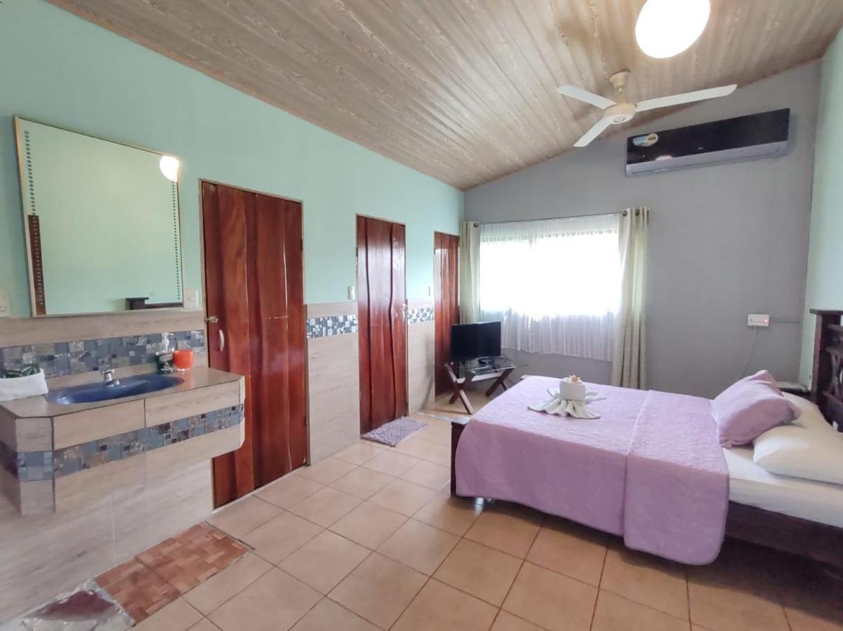 The Corner Airbnb Puerto Jiménez 外观 照片