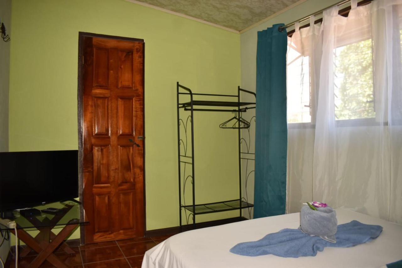 The Corner Airbnb Puerto Jiménez 外观 照片